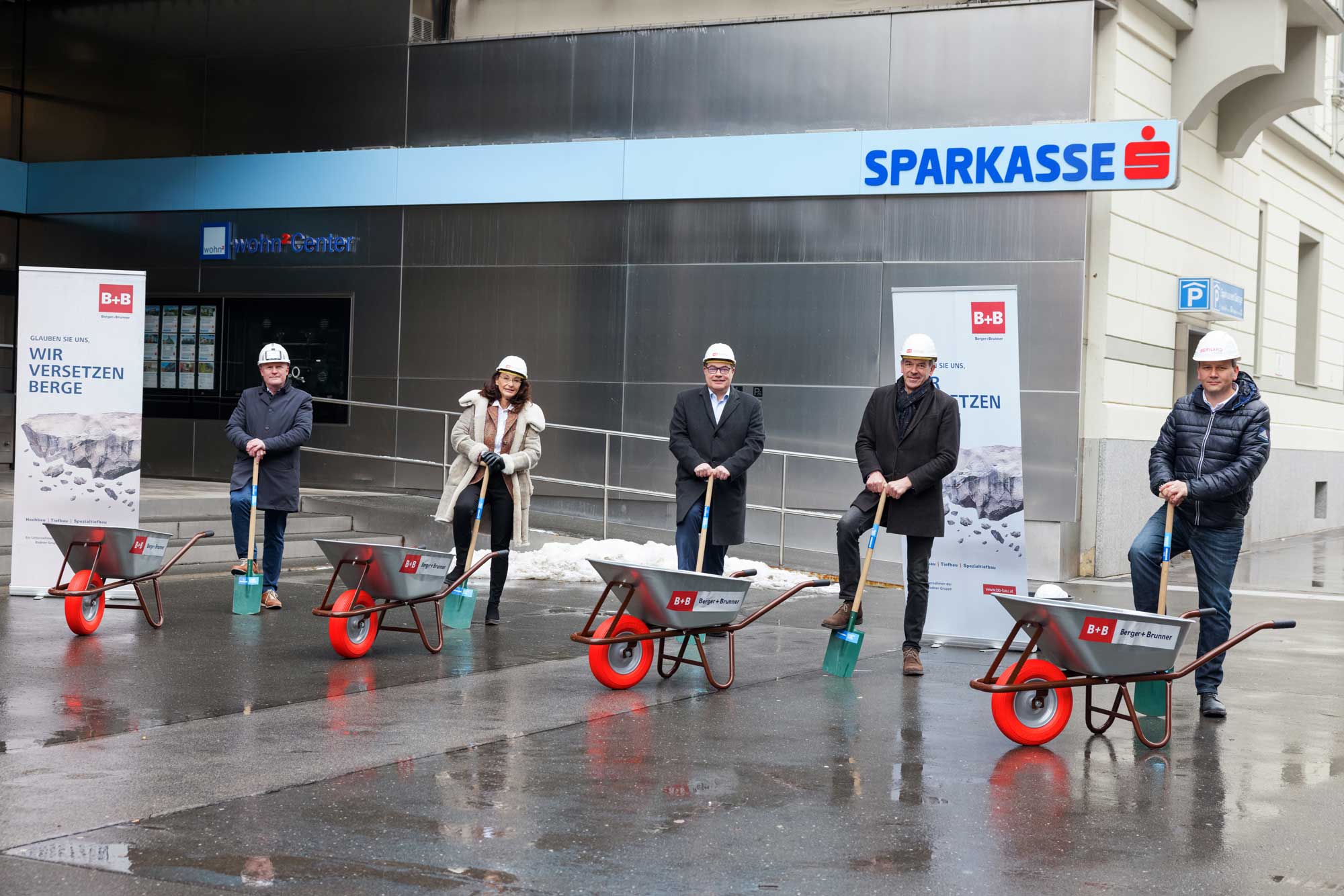symbolische Spatenstich der Neugestaltung des Sparkassenplatzes in Innsbruck